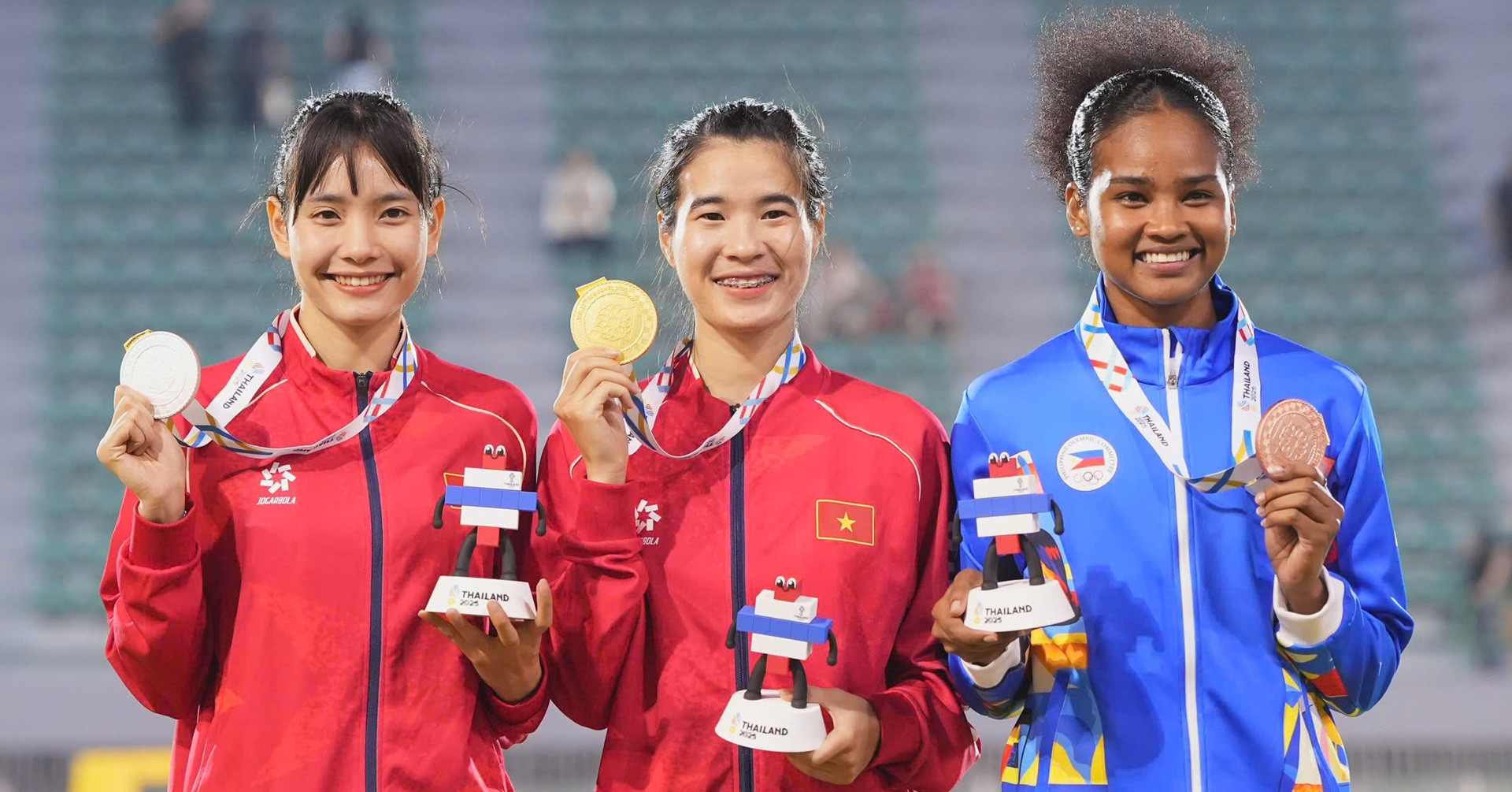 Trực tiếp SEA Games ngày 12/12: Tiếp cơn mưa vàng