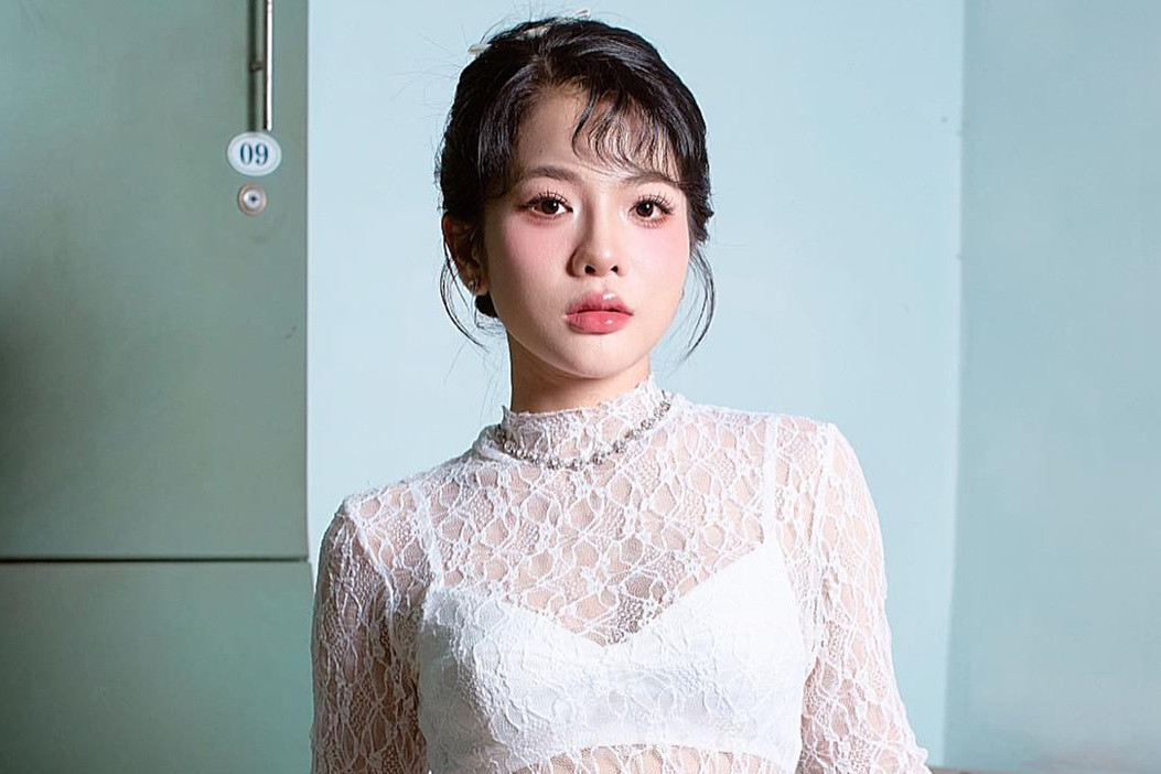 Cô gái buôn bất động sản nghèo đi vì làm ca sĩ, tuổi 30 vẫn loay hoay