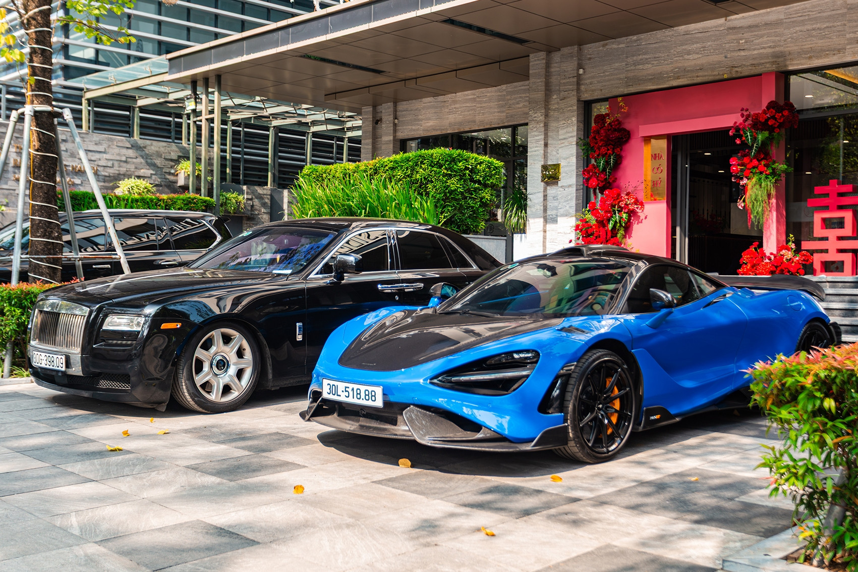 Dàn siêu xe trị giá 150 tỷ trong đám hỏi ái nữ doanh nhân nổi tiếng ngành ô tô