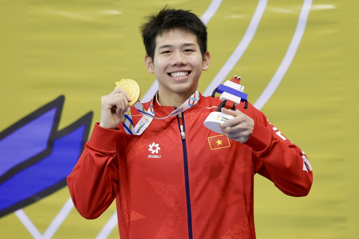 Em trai phá kỷ lục SEA Games, Ánh Viên nói lời xúc động