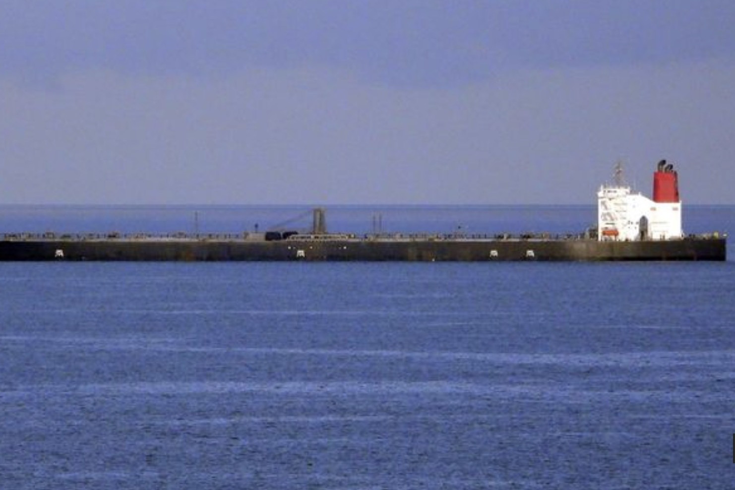 Hành tung bí ẩn của tàu chở dầu vừa bị Mỹ bắt giữ ngoài khơi Venezuela