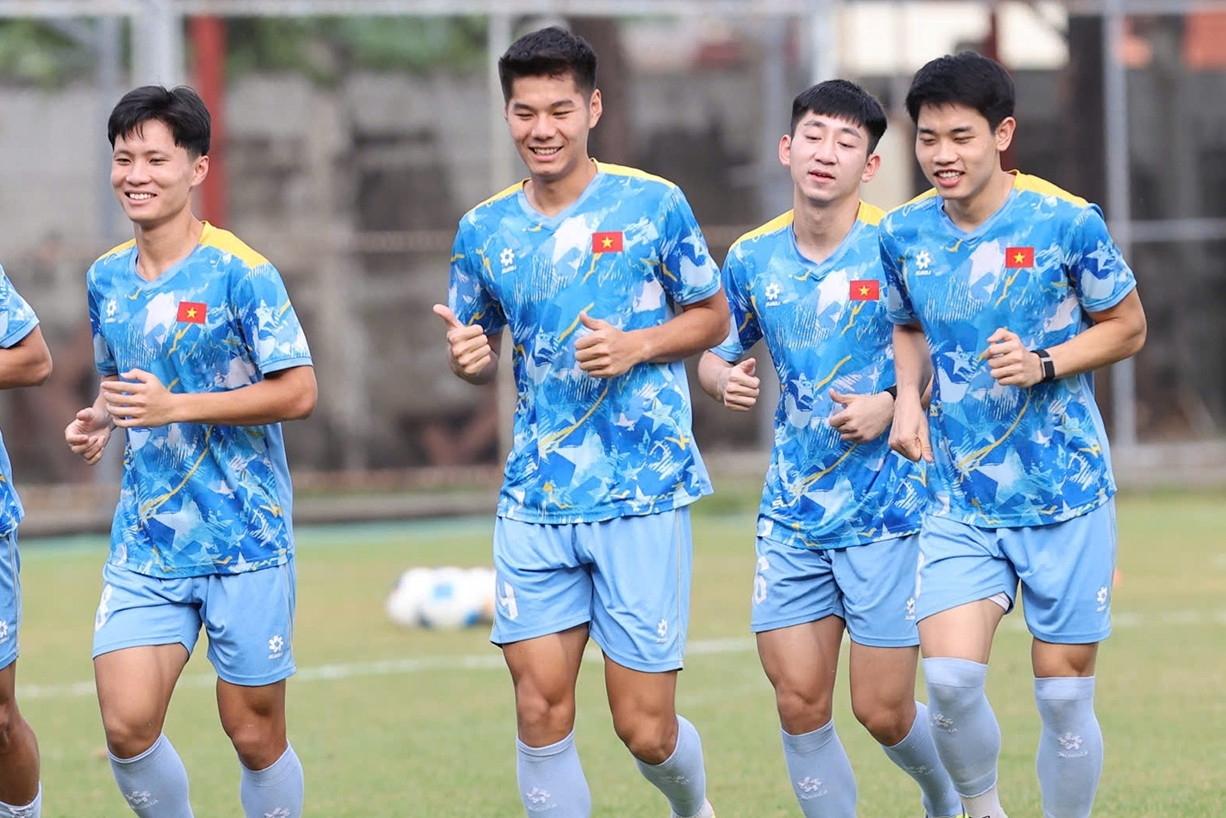 HLV Kim Sang Sik 'lệnh' U22 Việt Nam lấy vé chung kết SEA Games 33