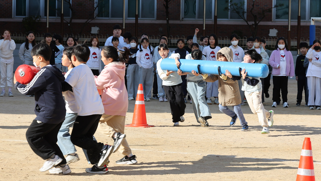 hoc sinh truong tu.jpg