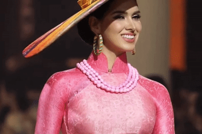 Hơn 70 người đẹp Miss Cosmo hóa nàng thơ với áo dài, hoa hậu Peru đẹp như nữ thần