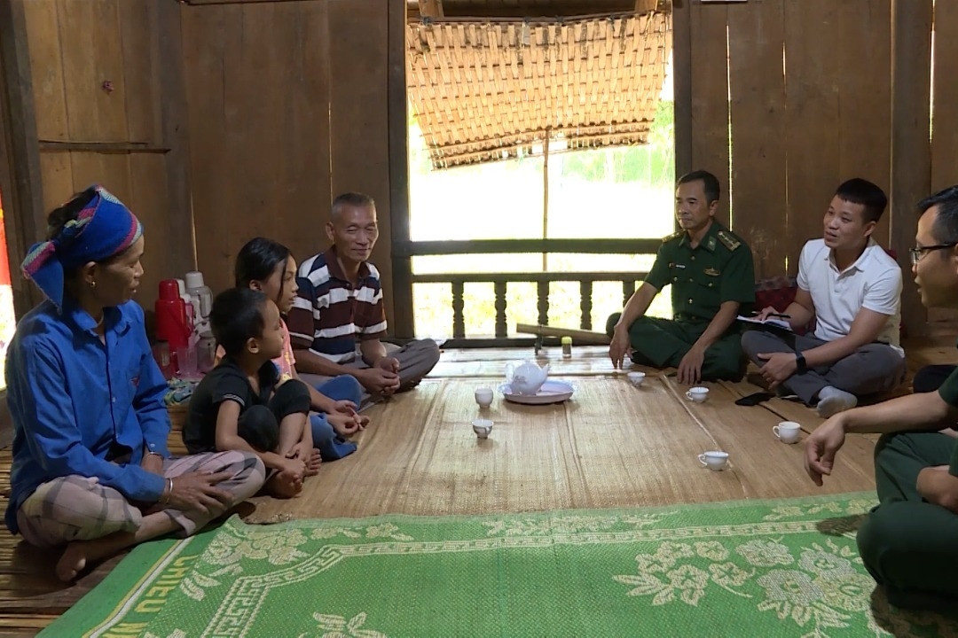 “Nâng bước em tới trường”: Hành trình gieo tri thức của người lính