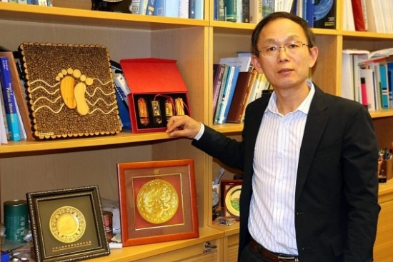 Nhà khoa học hàng đầu về lũ lụt từ chức giáo sư ở châu Âu để hồi hương giảng dạy