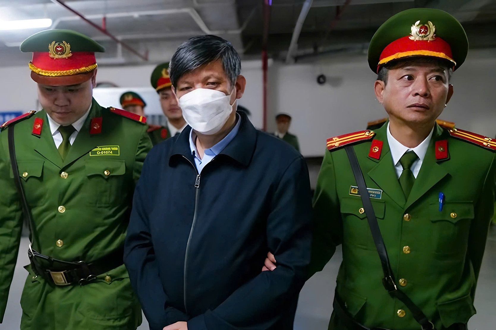 Những con số trả lời rõ câu hỏi ‘một bộ phận không nhỏ cán bộ, đảng viên suy thoái’