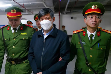 Những con số trả lời rõ câu hỏi ‘một bộ phận không nhỏ cán bộ, đảng viên suy thoái’