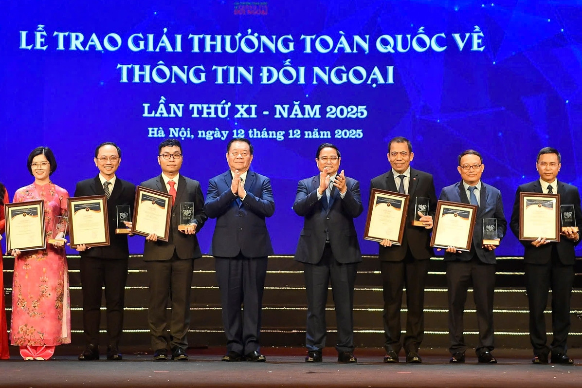 Thủ tướng: Xây dựng đội ngũ làm thông tin đối ngoại 'thép trong bút, lửa trong tim'