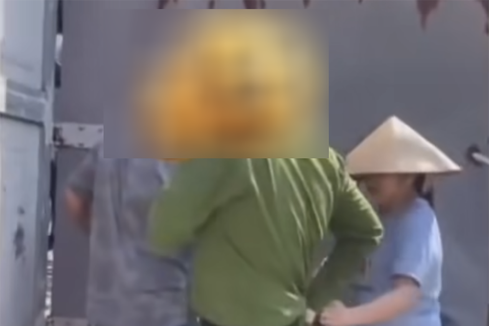 Bản tin cuối ngày 13/12: Người đẩy đại úy vào đầu xe từng nhốt công an trong nhà Bản tin cuối ngày 13/12: Người đẩy đại úy vào đầu xe từng nhốt công an trong nhà