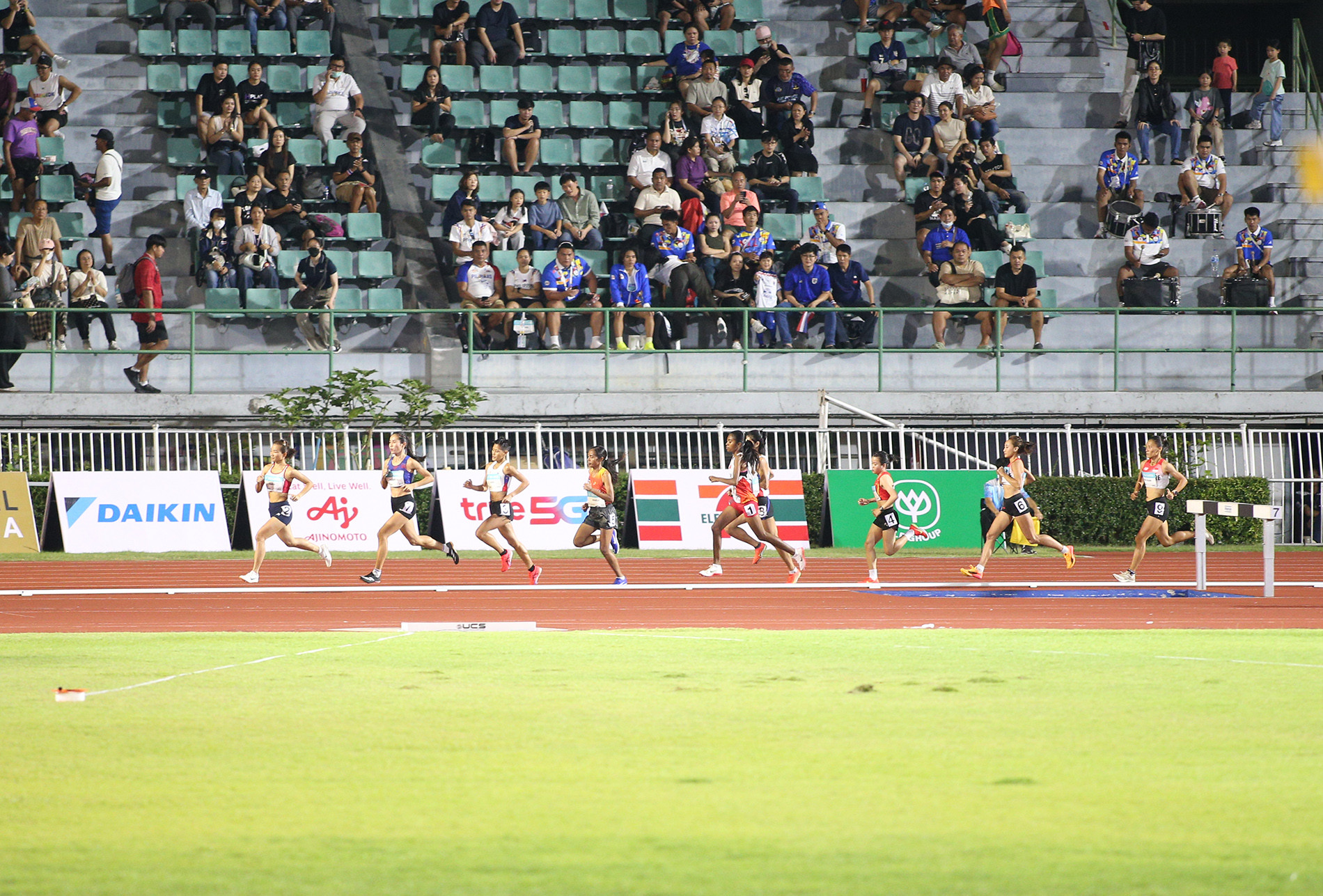 nguyen thi oanh 11.JPG