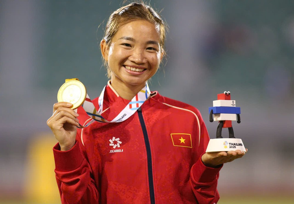 nguyen thi oanh hcv chay 5000m 1.jpg