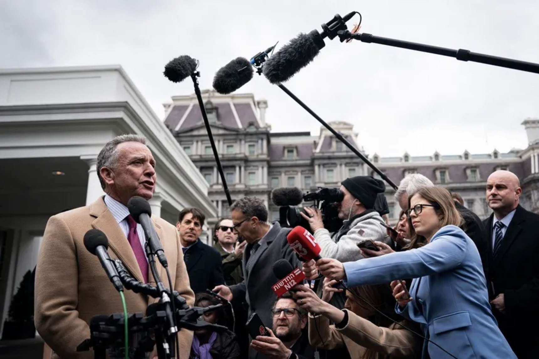 Ông Trump cử phái viên đến Đức bàn thỏa thuận hòa bình với tổng thống Ukraine