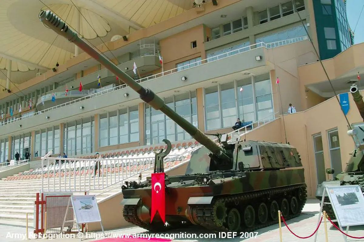 Pháo tự hành T 155 Fırtına Thổ 1.jpg