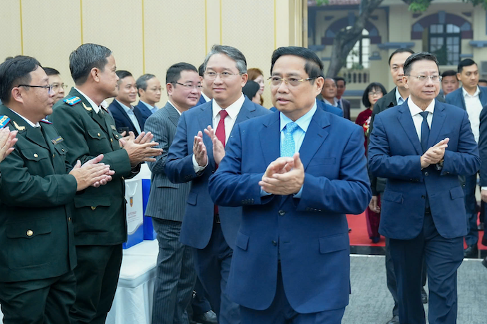 Thủ tướng: Xây dựng thể chế, pháp luật thành năng lực cạnh tranh quốc gia