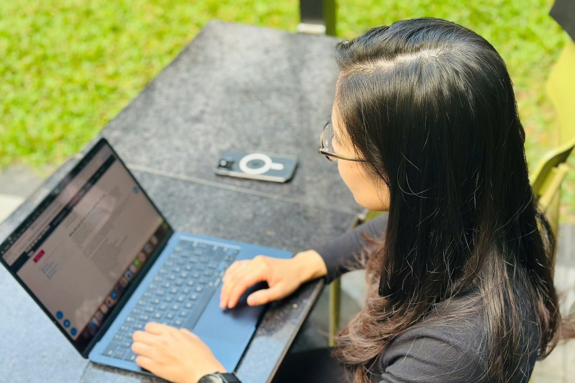 Trường xin lỗi vụ bằng có 'giá trị toàn thế giới’ nhưng không được công nhận