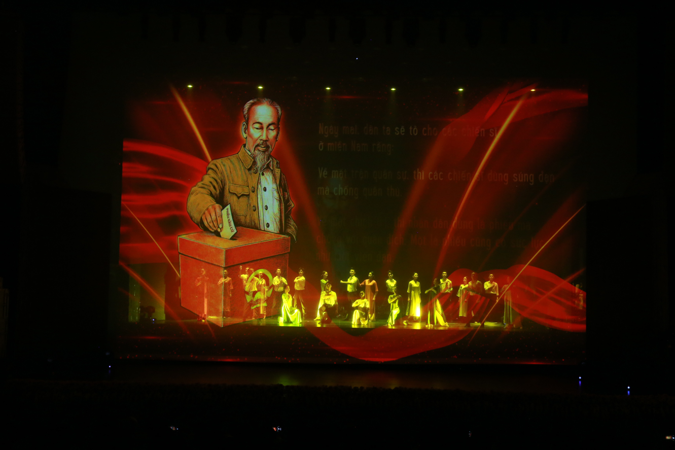‘Vinh quang Quốc hội Việt Nam’ - Ứng dụng công nghệ vào nghệ thuật