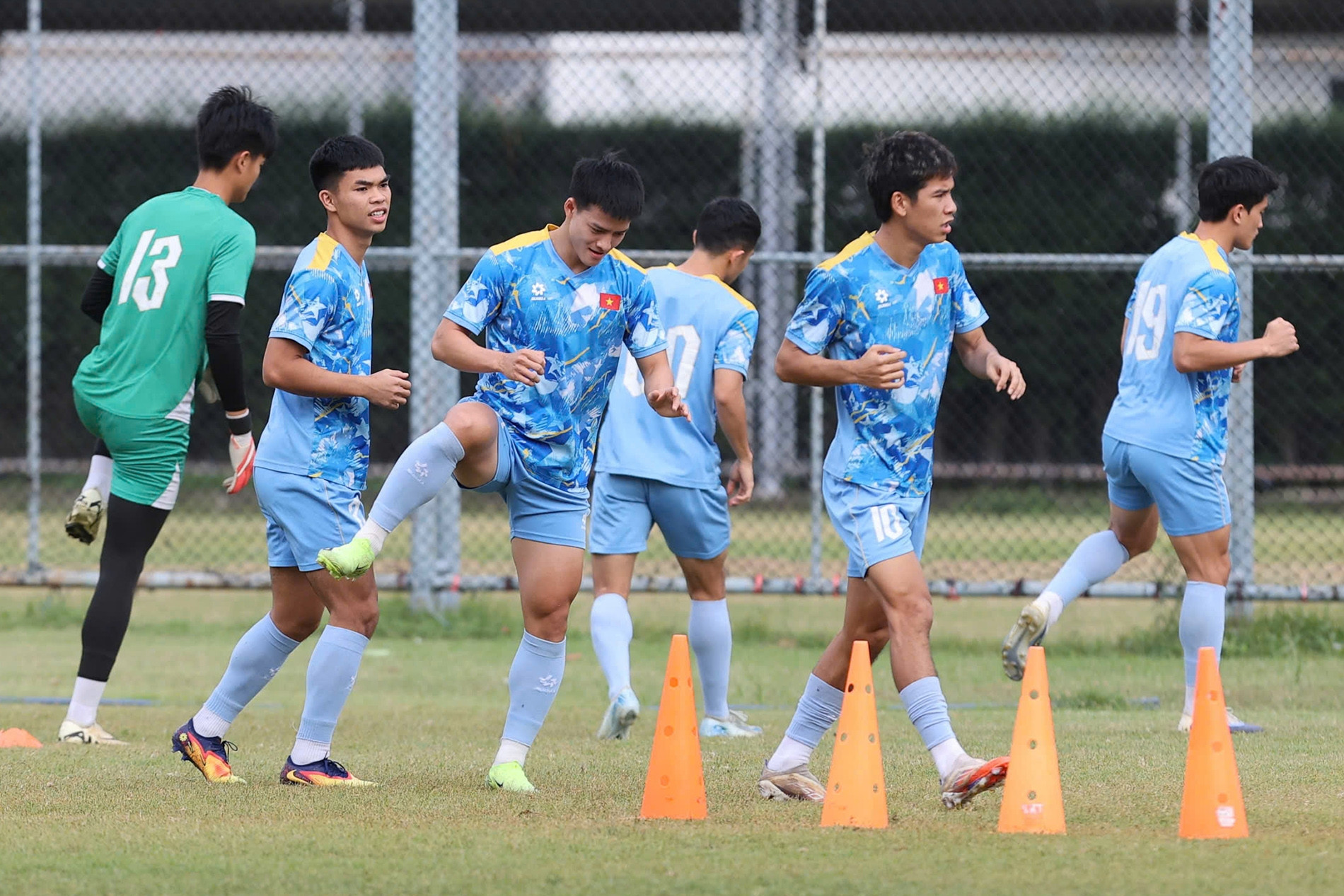 Lịch thi đấu bóng đá hôm nay 15/12: U22 Việt Nam đá bán kết SEA Games