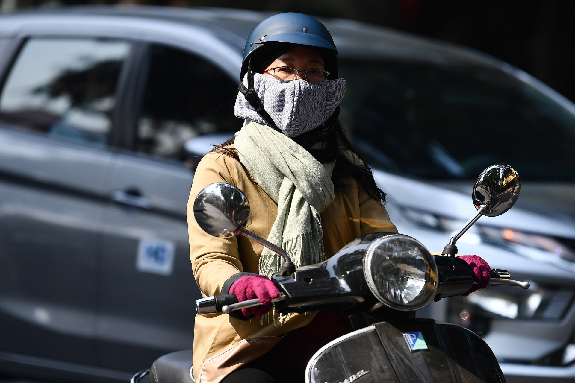 Dự báo thời tiết 15/12/2025: Miền Bắc hửng nắng, Nam Bộ se lạnh về đêm