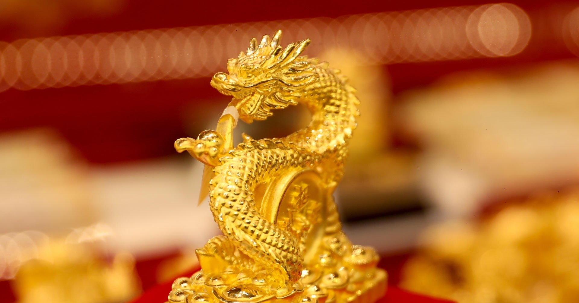 Giá vàng hôm nay 15/12/2025: Vàng SJC lên 156,3...