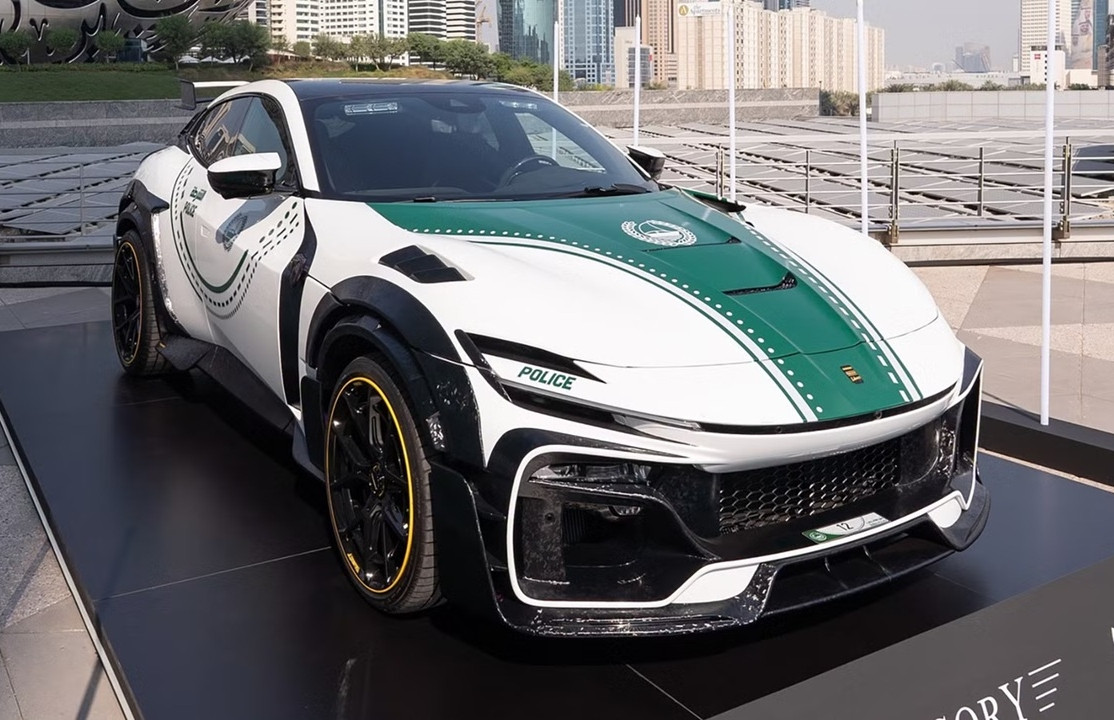 Cảnh sát Dubai chịu chơi, tậu tiếp siêu xe Ferrari Purosangue làm xe tuần tra