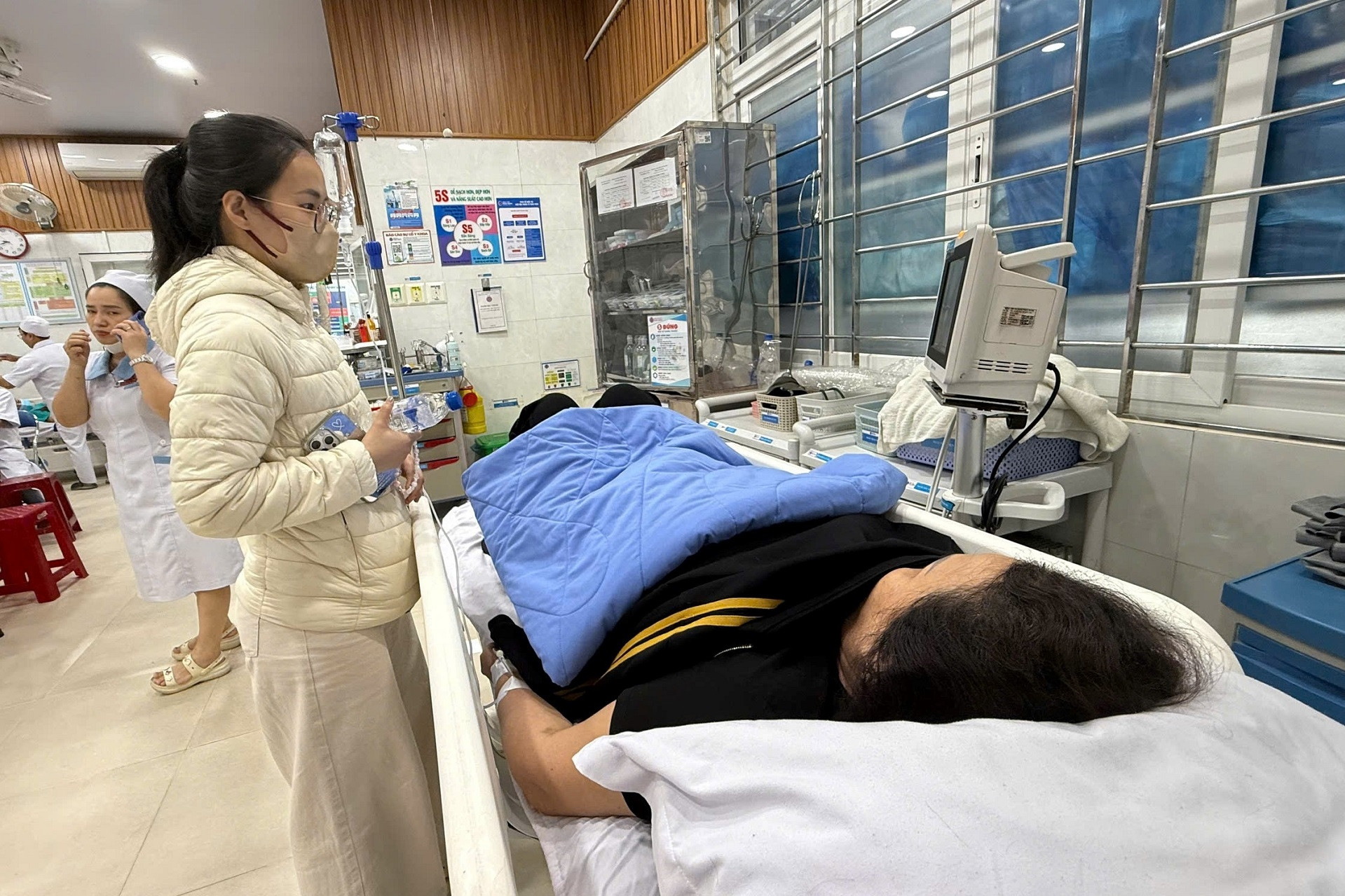 Hơn 50 ca nghi ngộ độc thực phẩm, Quảng Ngãi tạm ngưng chuỗi bánh mì nổi tiếng