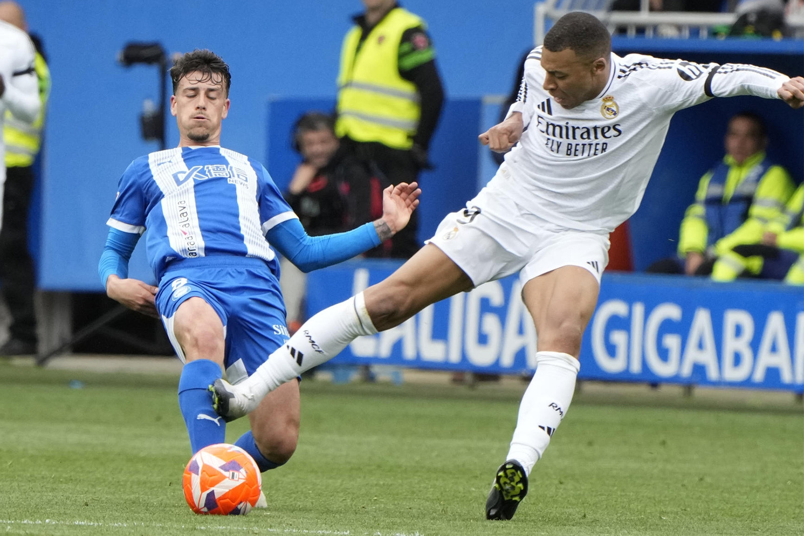 Nhận định bóng đá Alaves vs Real Madrid: Thắng hoặc bị sa thải