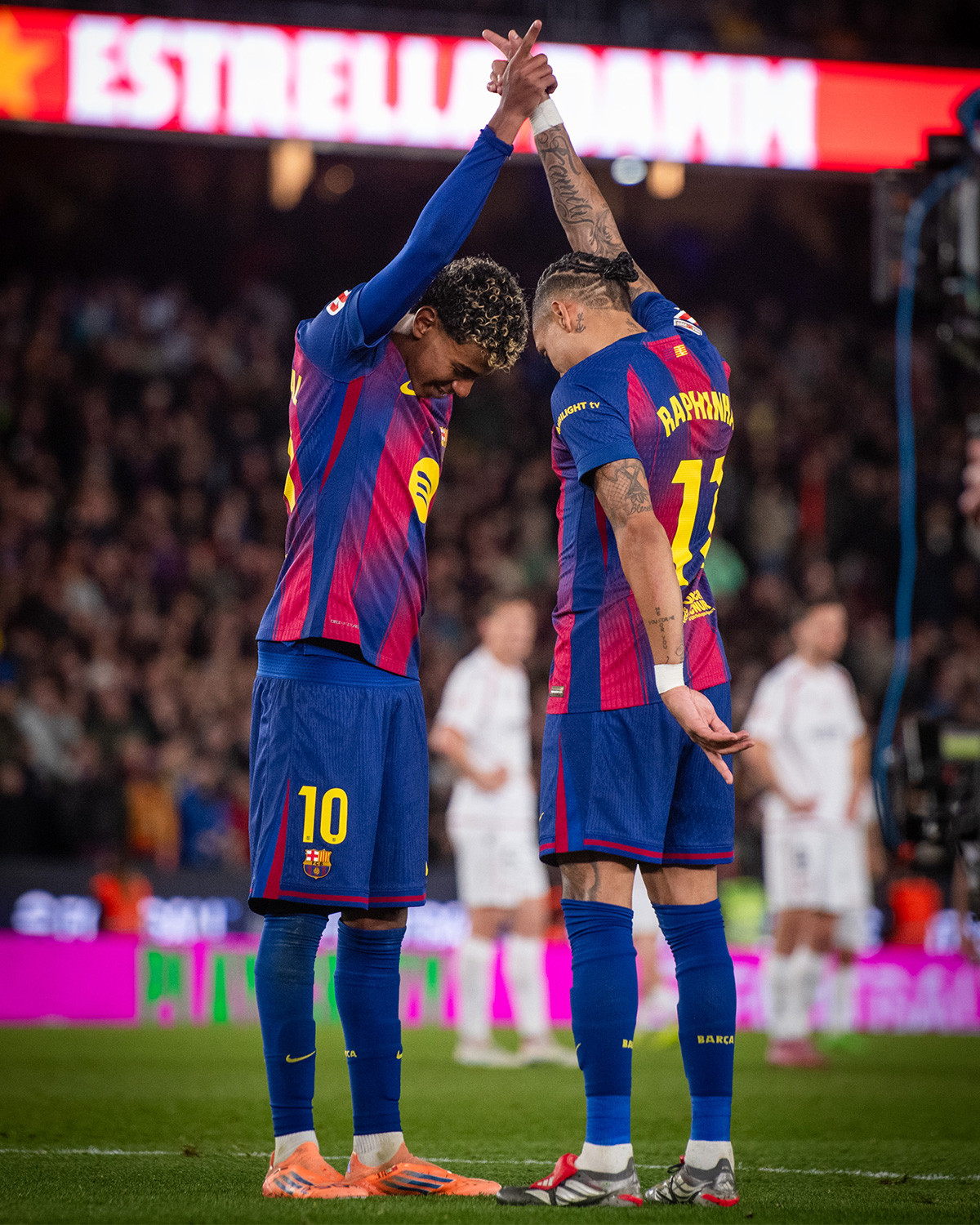 Raphinha Yamal Barca Osasuna.jpg