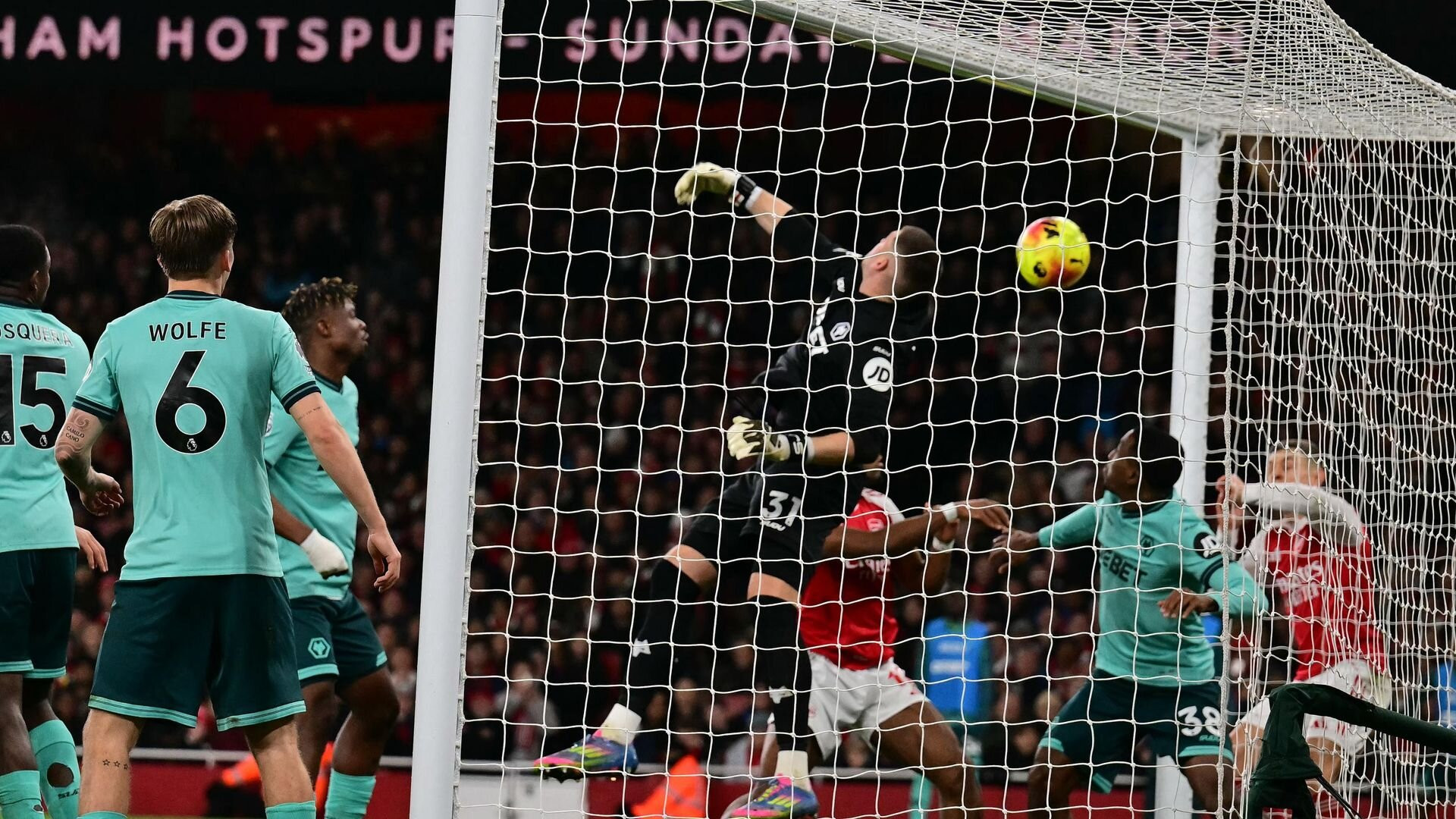 resources_premierleague_pulselive_com 2251148616 (2).jpg