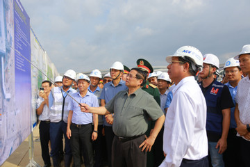 Thủ tướng kiểm tra sân bay Long Thành trước chuyến bay kỹ thuật