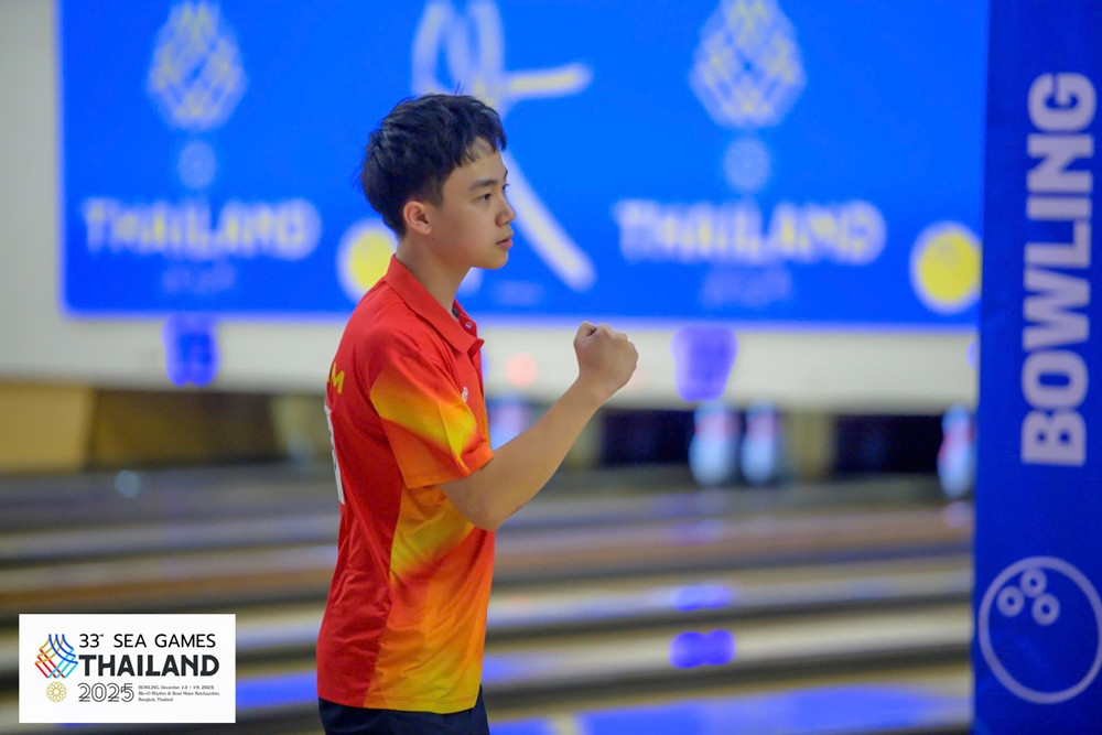 Tran Hoang Khoi bowlling hcv sea games (1).jpg