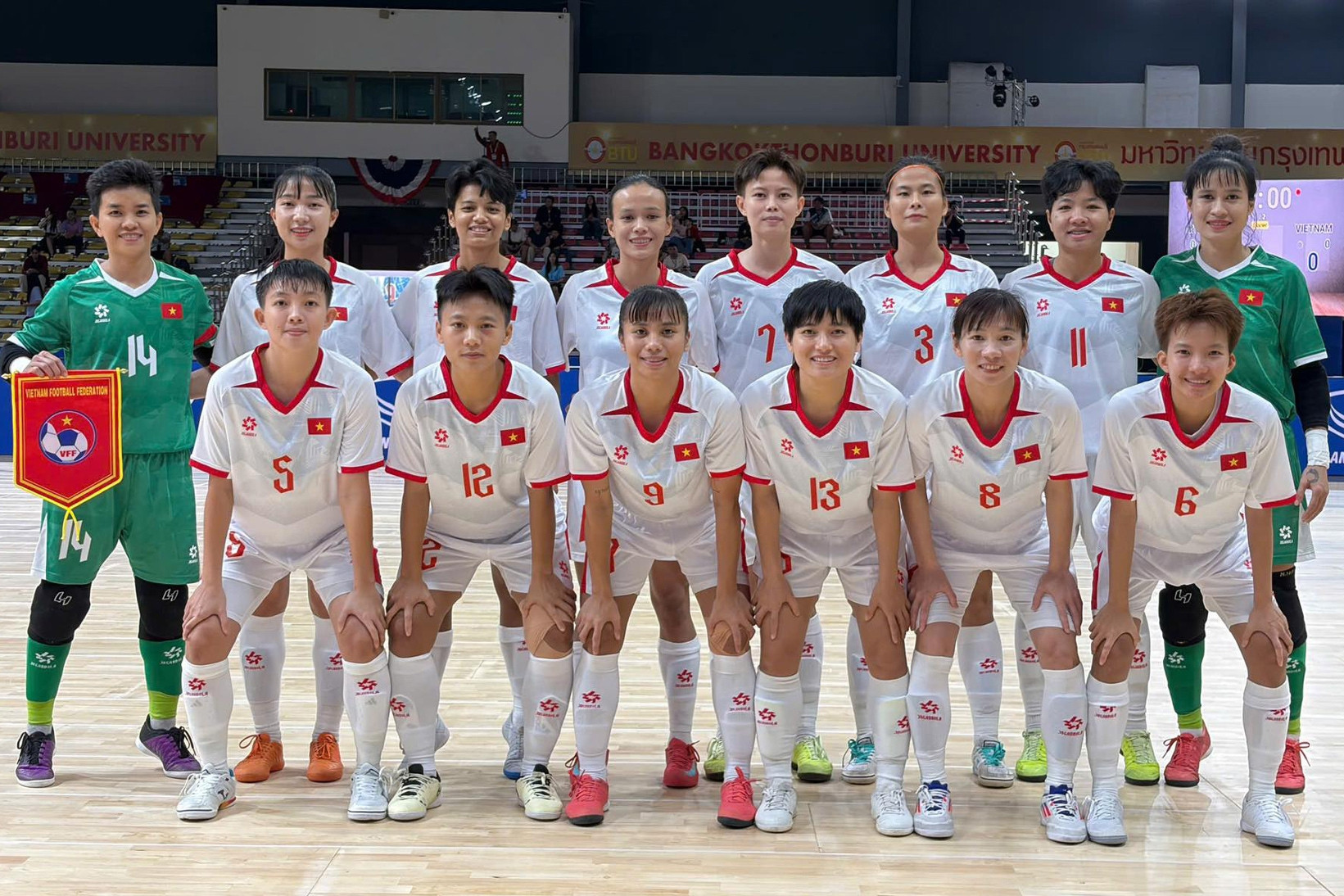  Futsal nữ Việt Nam xuất sắc giành vé bán kết SEA Games 33 