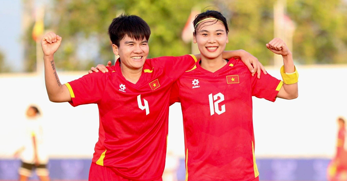 Tuyển nữ Việt Nam thắng "5 sao", tiến vào chung...