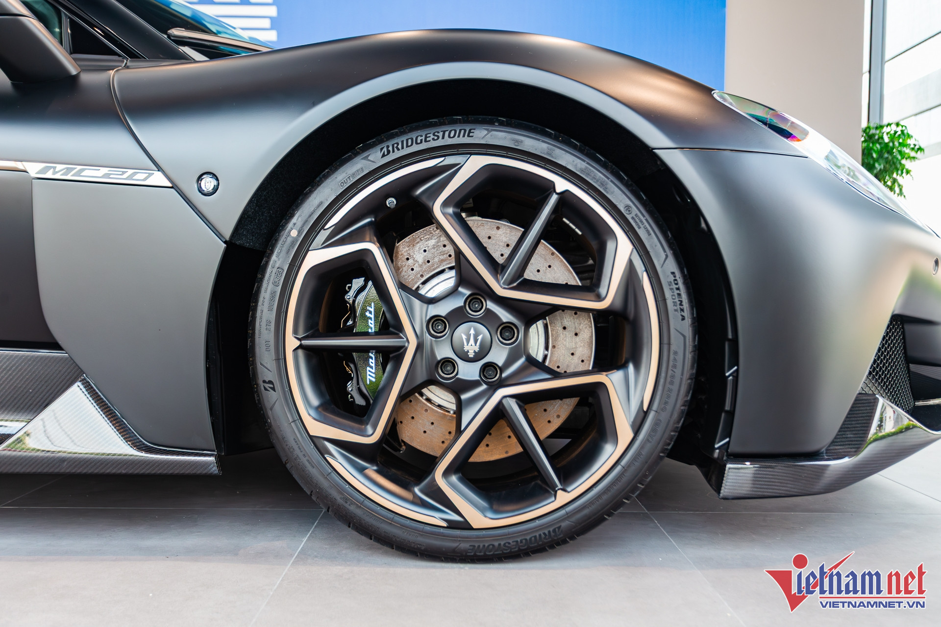 W-mc20 notte 10.JPG.jpg