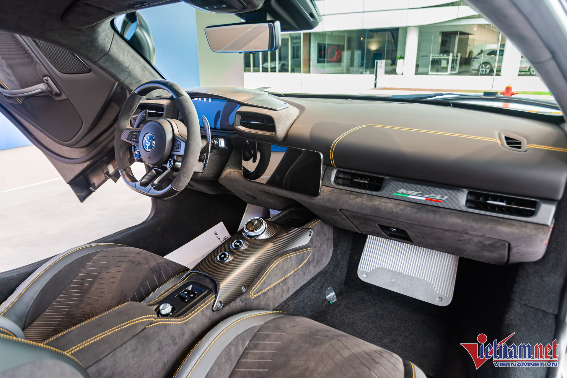 W-mc20 notte 11.JPG.jpg