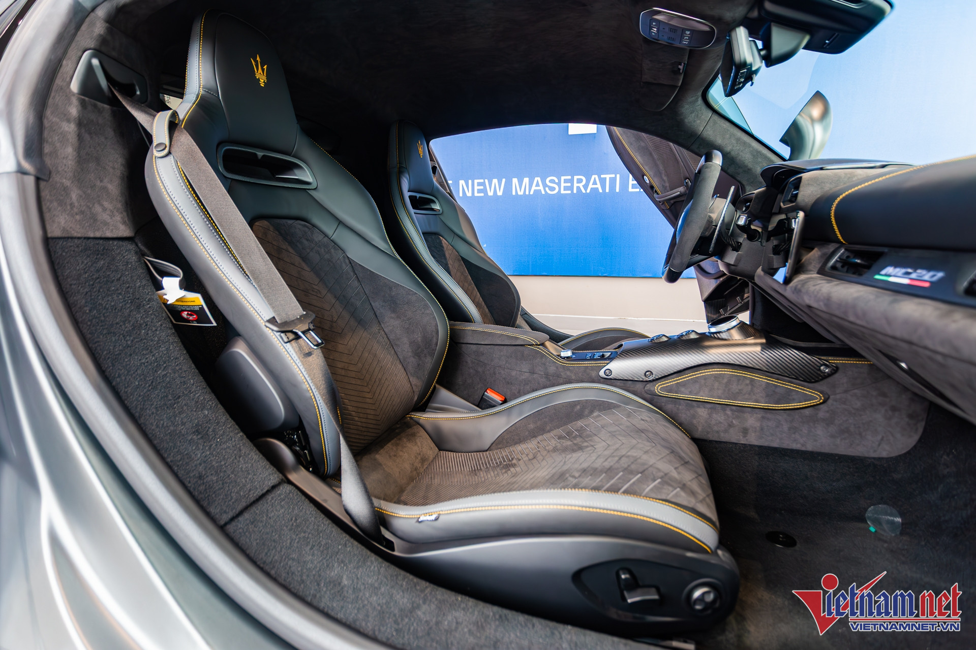 W-mc20 notte 12.JPG.jpg