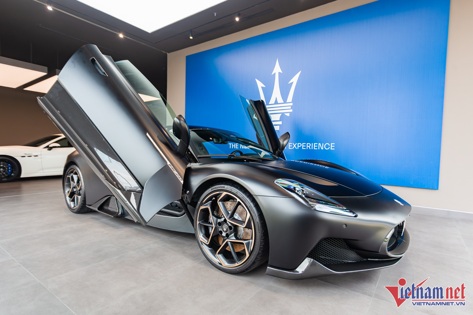 W-mc20 notte 2.JPG.jpg