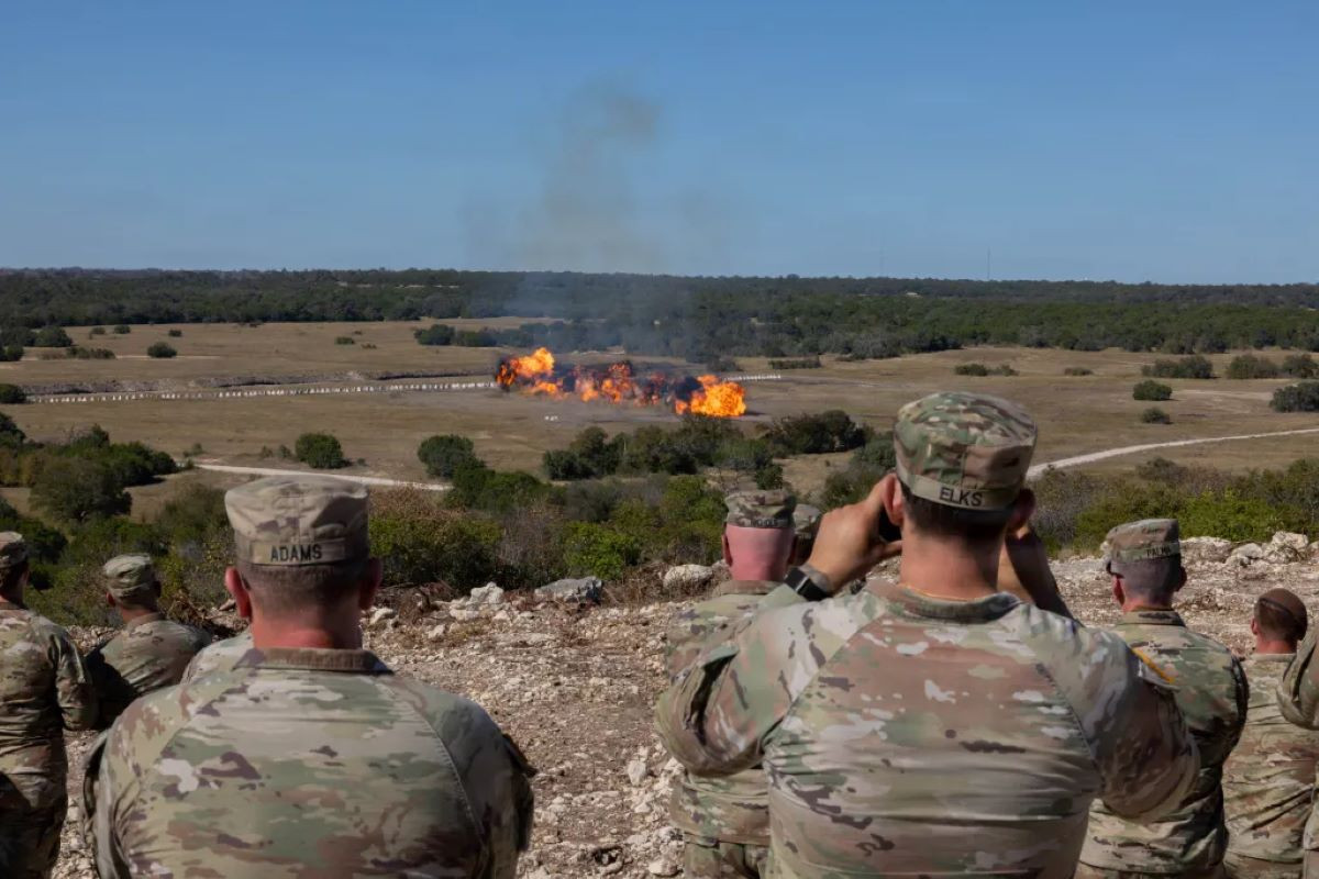 Xe tăng M1A2 Abrams 4.jpg