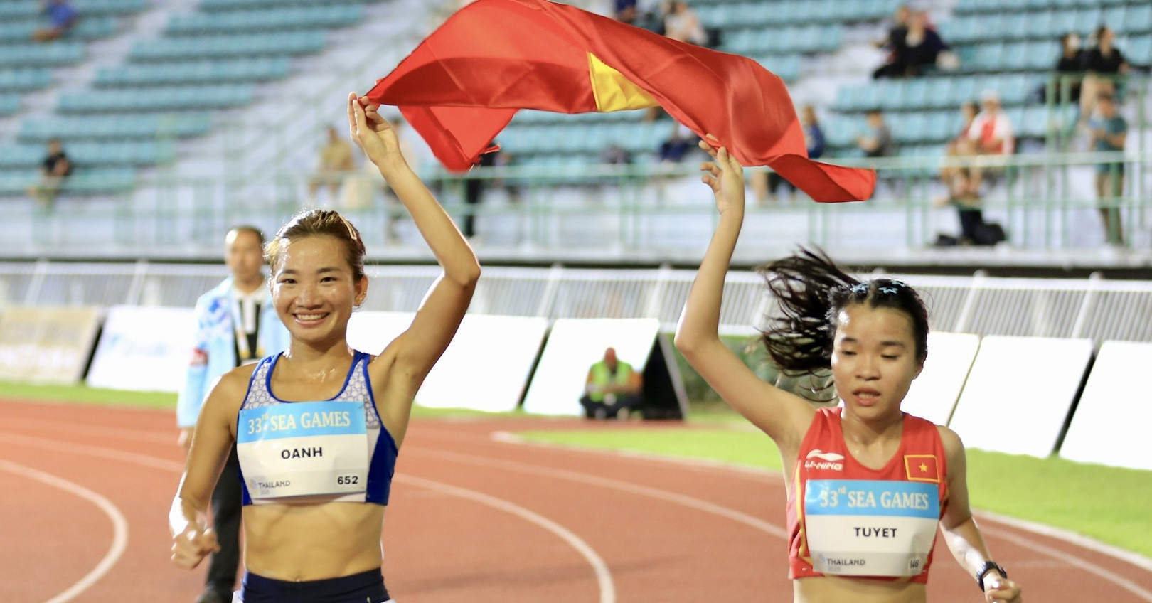 SEA Games ngày 15/12: Nguyễn Thị Oanh và điền k...