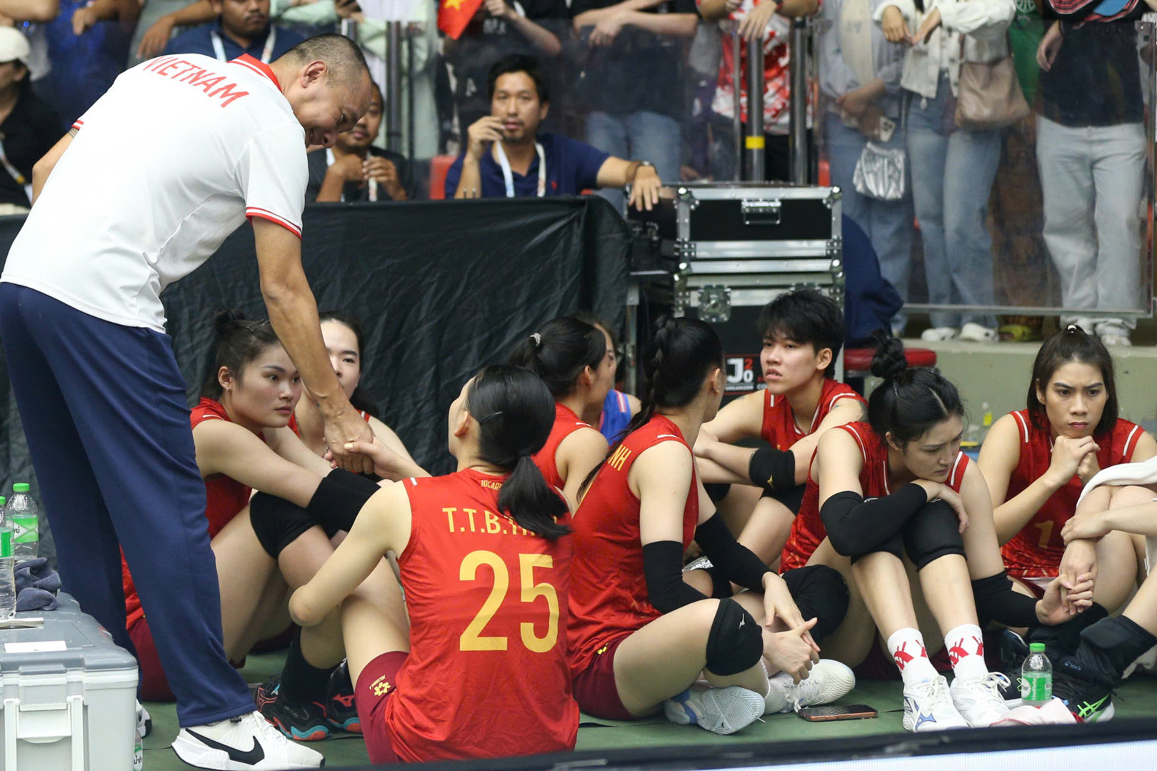 Bong chuyen Viet Nam Thai Lan 7.jpg