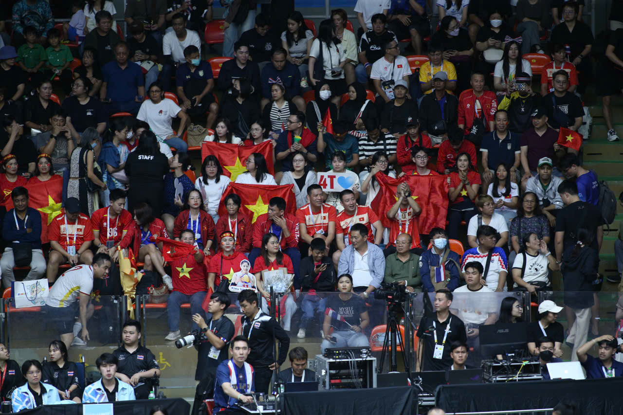 cdv viet nam bong chuyen.jpg