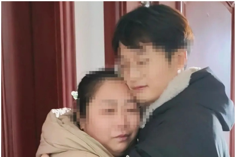 Chàng trai trở về sau 24 năm bị bắt cóc, vỡ oà khi phát hiện sự thật về mẹ