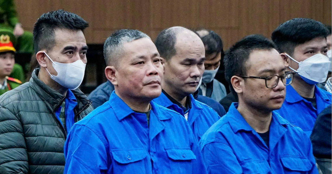 Cựu cán bộ tòa án khai về cáo buộc nhận hối lộ để &amp;apos;chạy án&amp;apos;