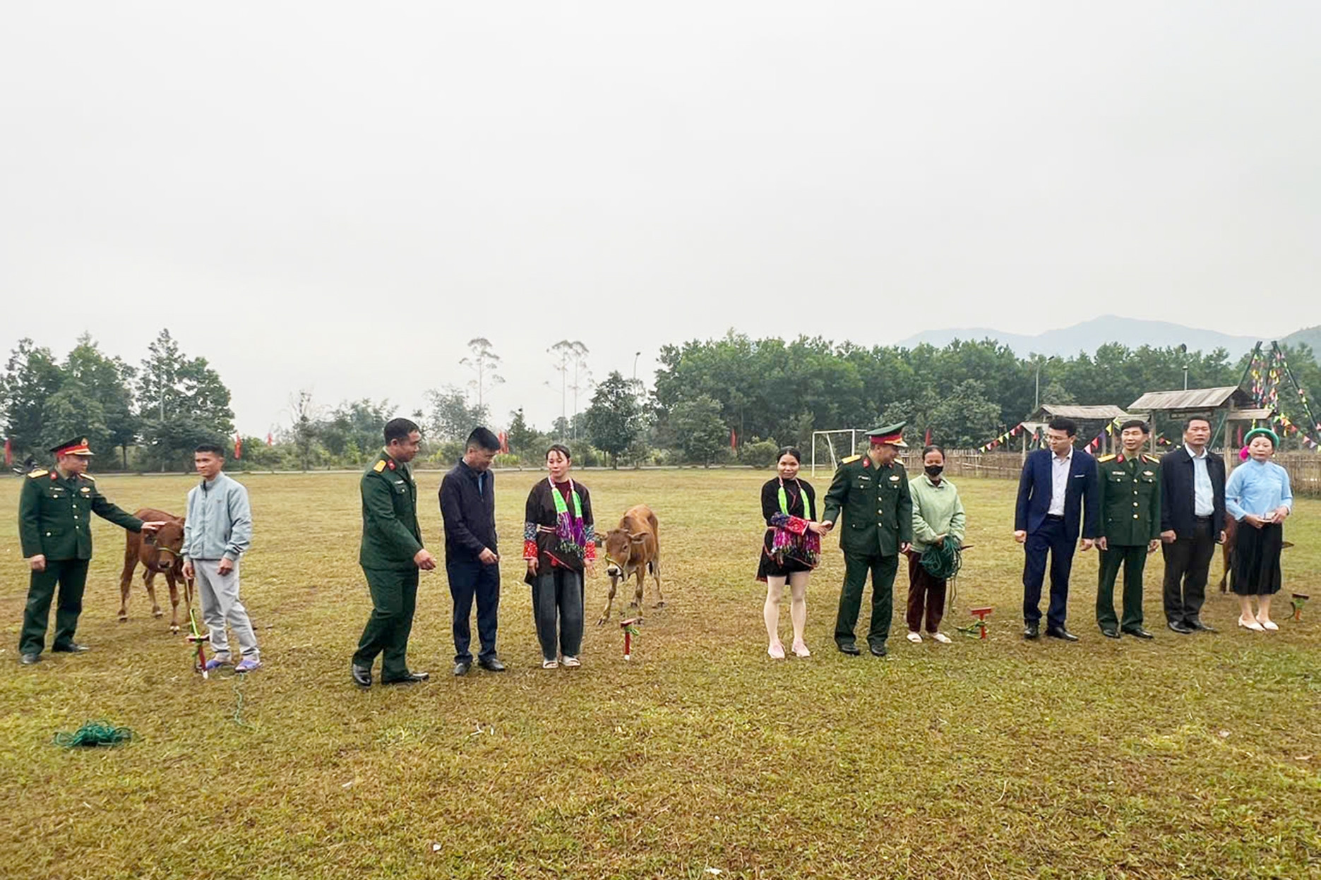 Đoàn Kinh tế - Quốc phòng 327 giúp dân xây dựng mô hình thoát nghèo bền vững