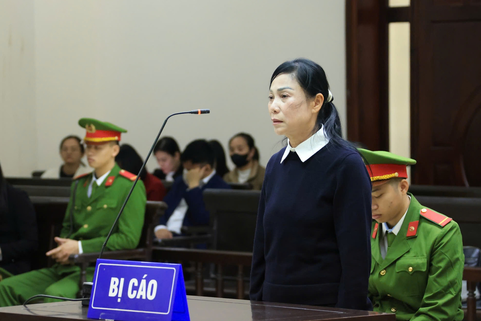 Hình ảnh cựu bí thư Tỉnh ủy Hoàng Thị Thúy Lan tại phiên tòa phúc thẩm