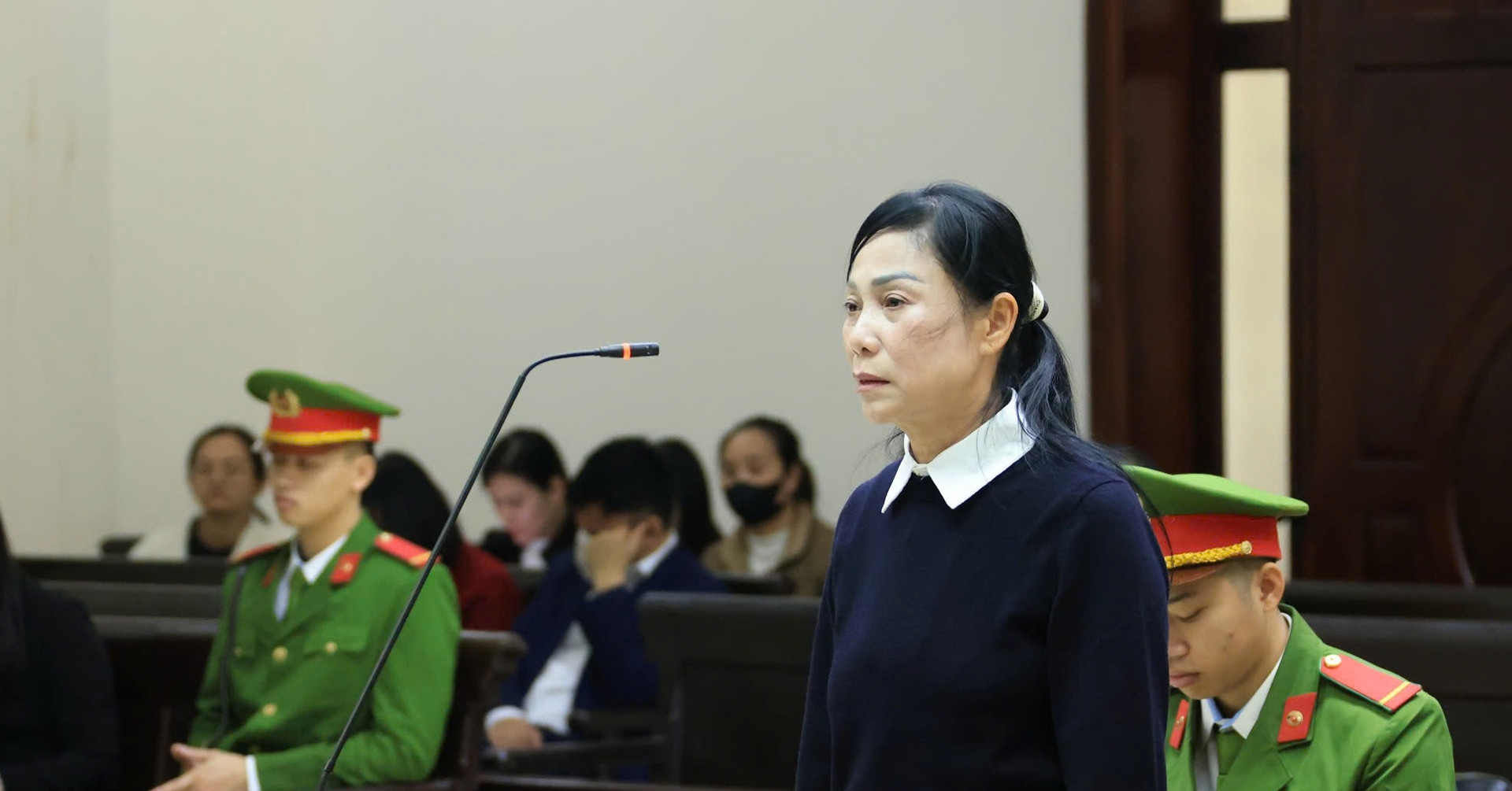 Hình ảnh cựu bí thư Tỉnh ủy Hoàng Thị Thúy Lan tại phiên tòa phúc thẩm