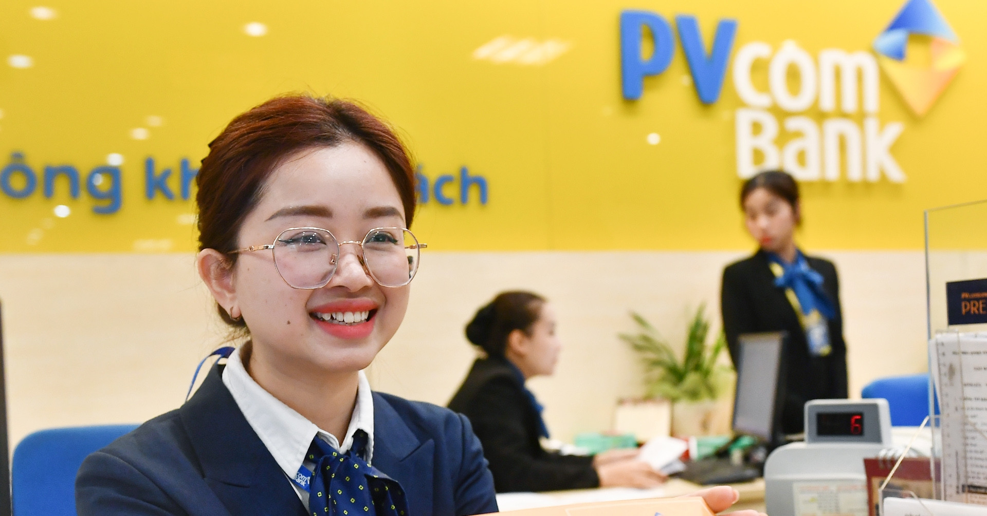 Lãi suất ngân hàng hôm nay 15/12/2025: Lãi suất...