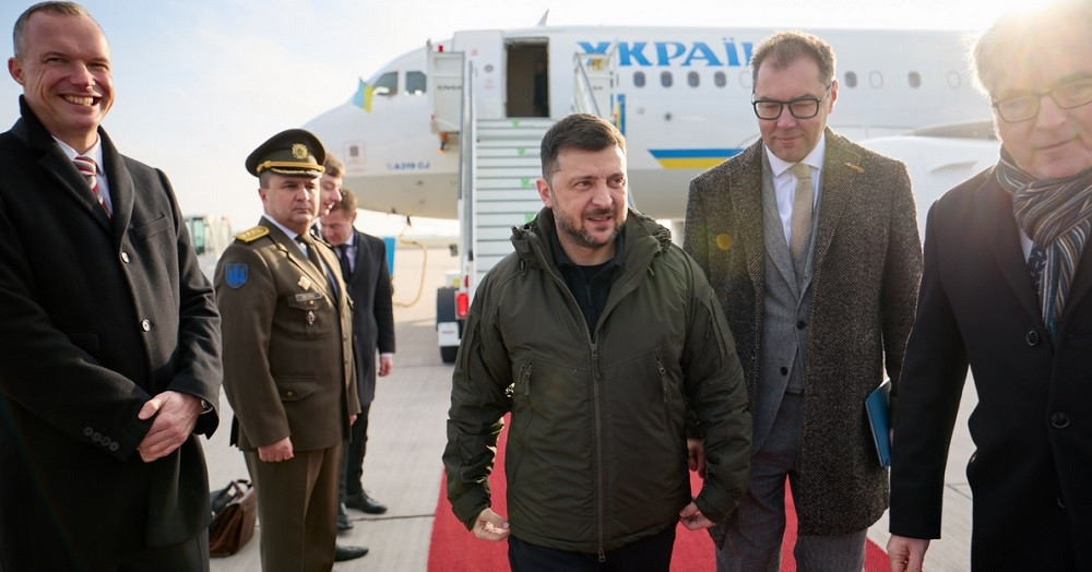 Ông Zelensky nêu việc Ukraine từ bỏ tham vọng g...