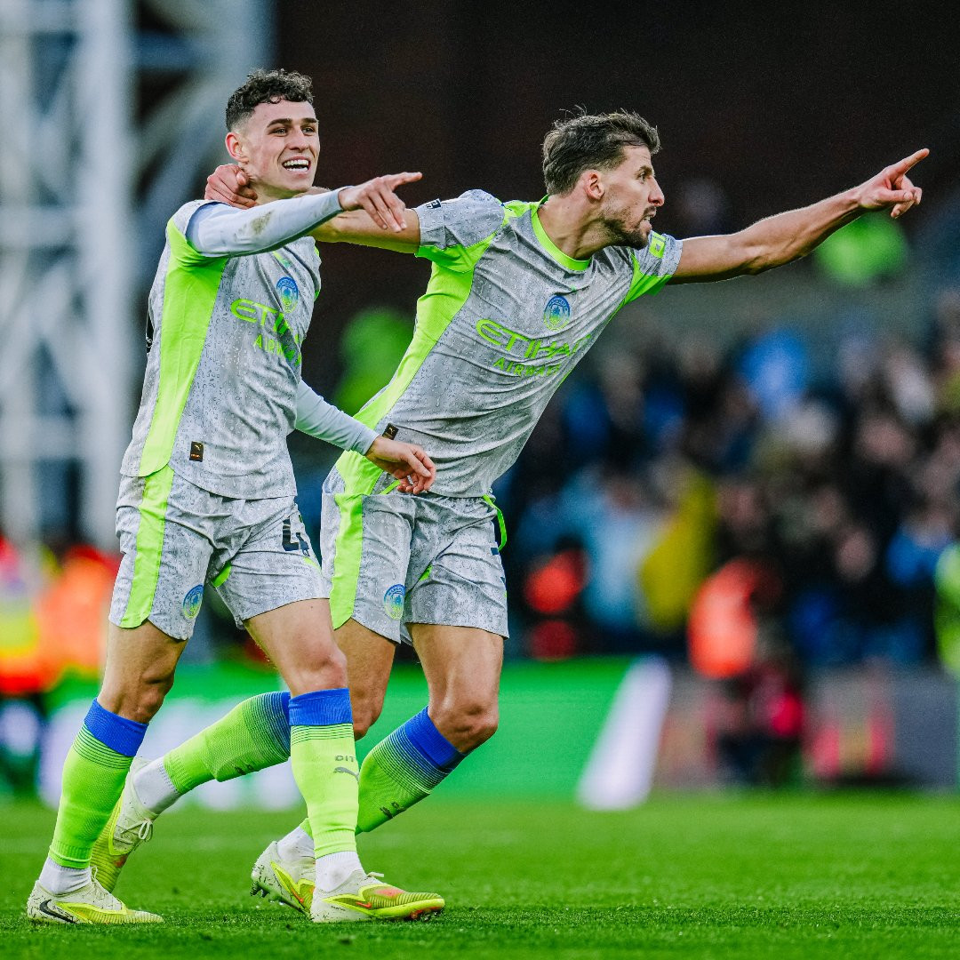 Phil Foden Ruben Dias MCFC.jpg