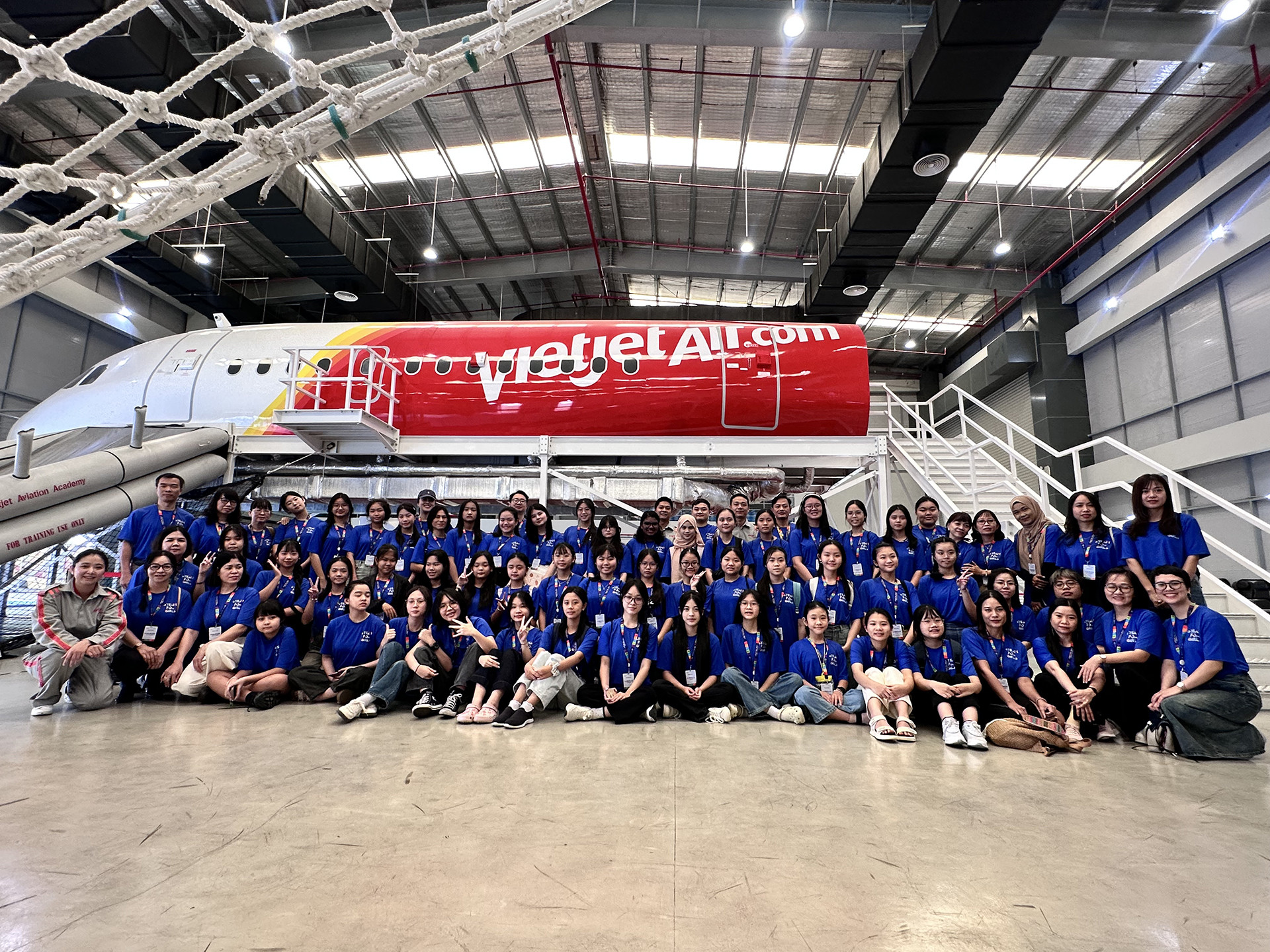 Thi sinh va thay co 3.jpeg